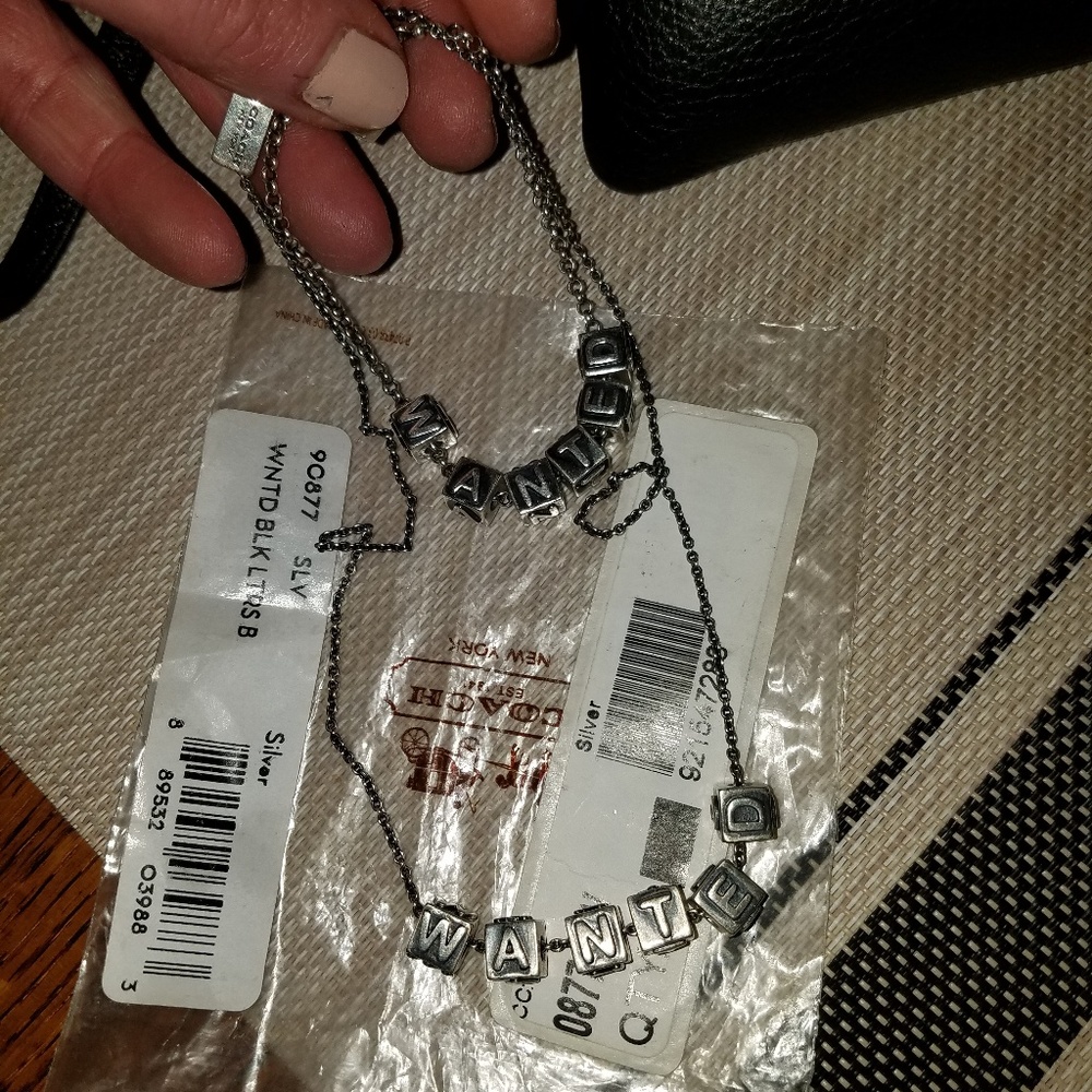 Wanted bracelet and necklace - Picture 1 of 5